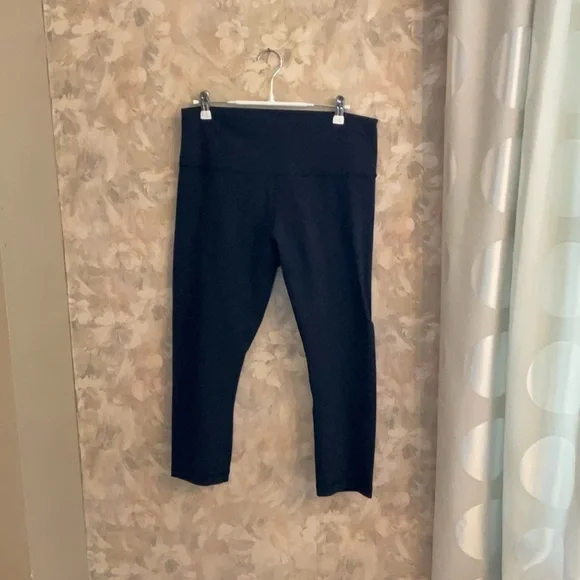 Wunder Under Crop ( Hi-Rise ) Full on Luxetreme 21” - Picture 9 of 10